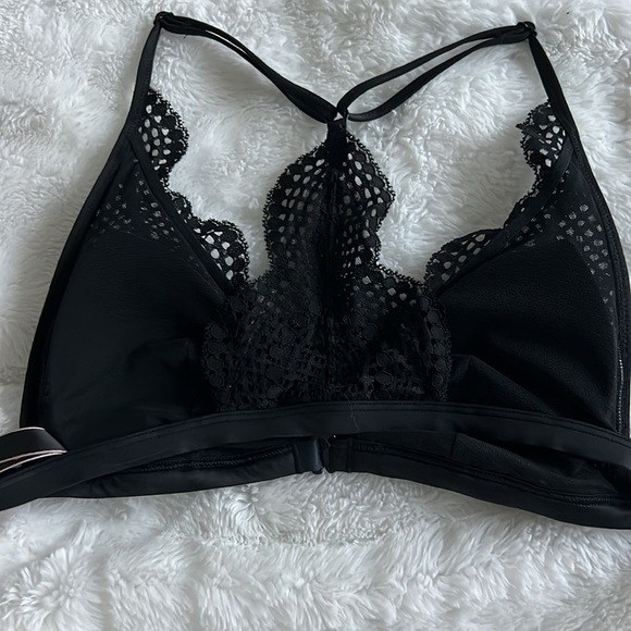 Victoria's Secret Black Lace T-Back Front Closure Padded Triangle Bralette Sz M - Picture 3 of 6